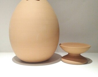 Egg Shaped Piggy bank, Piggy bank no hole, Unopenable money pot, to smash, smashable, piggy bank adult, pottery anniversary gift, coin bank