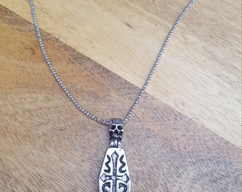 Cool skeleton in coffin movable necklace