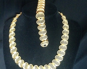 Vintage Napier Gold Necklace and Bracelet Set