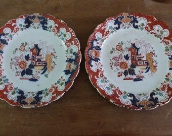 A pair of Victorian Royal Albert plates, 1896 -1904. Vintage English plates?