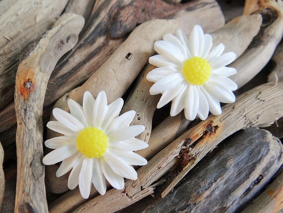 Large Daisy Stud Earrings Studs Sun Flower Summer Yellow Happy Festival Hippie Earring Boho Earring Ear Rings Sunflower