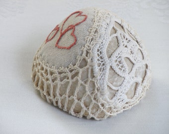 Natural Wedding Favors, Wedding Decor, Rustic Beach Decor, Heart Embroidery,Romantic Decor, Shabby chic Wedding, Crochet Lace Stone