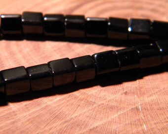 70 beads - cube with 4 mm - Crystal way - black-PG5