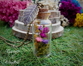 Glass bottle necklace, glass vial pendant, terrarium necklace, vintage pendant, floral necklace, daisy pendant,dried flowers necklace
