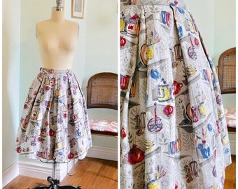 FLASH SALE Vintage 1950's Novelty Print Circle Skirt / 50s full skirt teapot leaves kitchen print size xs s