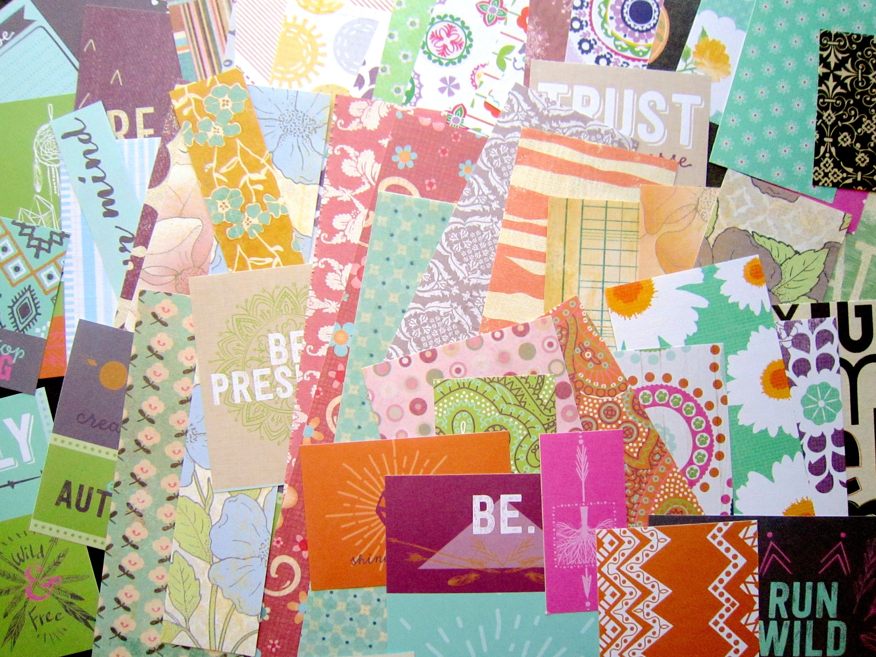100 Piece Assorted Scrapbook Paper Scrap Pack/ Scrapbook