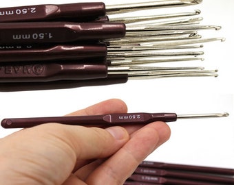 16pcs Plastic Handle Crochet Hooks Handle Knitting Needles Set Crochetings and Knittings 0.5mm-2.7mm 16 Size