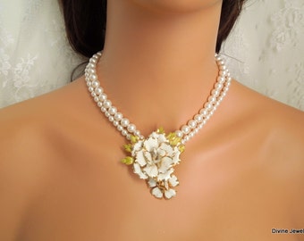 Pearl Necklace, bridal Pearl necklace, Bridal Necklace, vintage pearl necklace, Wedding Pearl Necklace, Vintage Brooch necklace, SALLY