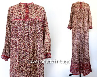 70s Vintage Indian Pakistan Ethnic Boho Hippie Cotton Gauze Metallic Lurex Indian Gypsy Festival Maxi Tunic Dress . XS . SM . 885.10.8.14
