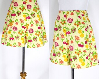 Vintage 1950s Shorts | 40s 50s Floral Cotton Shorts | Yellow Pink Orange | M L
