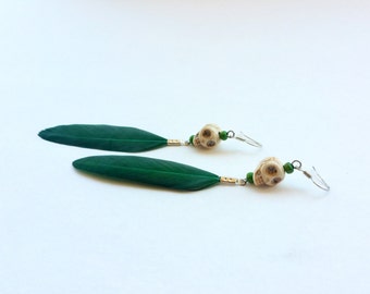 Linda Calavera feather earrings-forest green (skull feather earrings, dia de los muertos, day of the dead, Halloween, earrings)