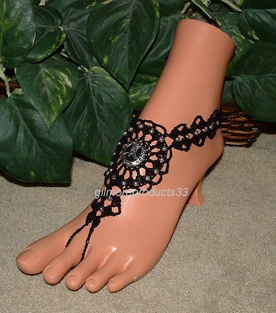 Items similar to Horseshoe Barefoot Sandals Foot Jewelry LUCKY Anklet