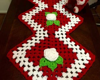 Kitchen table centerpiece, Christmas Centerpieces, Crochet Center Piece