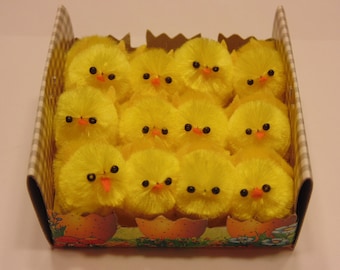 12 little chicks, 25 mm (A7)