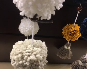 Pom Pom Mobile