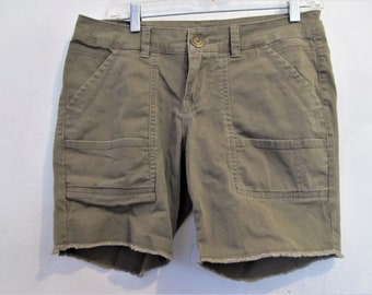 Cute Vintage 90's,Olive Colored Cut-Off Style Cargo Shorts by UNIONBAY.9