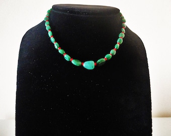 Aventurine necklace with coral. Green necklace. Handmade necklace. Handcrafted necklace. Beaded necklace. Gemstone Necklace. Gift for her.