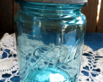 Blue Ball Perfect Mason Jar with Zinc Lid, 1920's