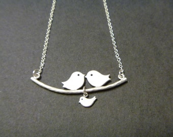 Love Birds Necklace, Family of Birds Necklace, Parent and Baby bird on a Branch, Personalized Initial, Mommy Necklace, Mother's Day, femmart