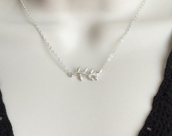Sterling Silver Leaf Necklace. Silver Vine Necklace. Sterling Silver Jewelry. Dainty Layering Friendship Necklace. Modern Everyday Jewelry.