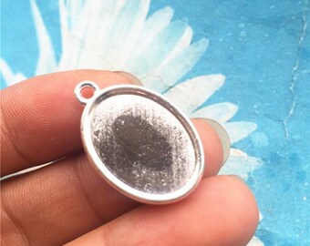 Both side 30pc 18x13mm silver plated oval cabochon/cameo/photo holder base setting pendants blanks(18x13mm inner size)