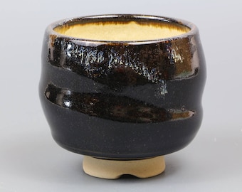 Yunomi, Teabowl in Tenmoku Glaze