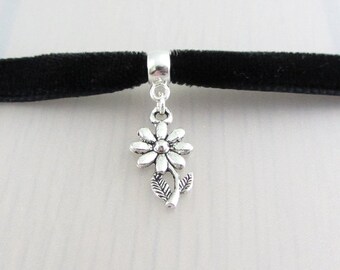 Silver Daisy Flower Charm Black Velvet Ribbon Choker Necklace, 9mm Black Velvet Choker, Daisy Flower Pendant, Daisy Flower Charm Necklace