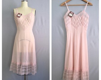 Blossom pink slip | 1950s nylon and lace slip | 50s dead stock boudoir lingerie | s