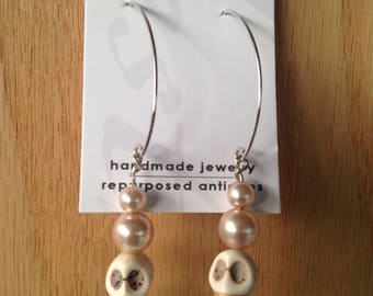Pearl Muertos Skull Earrings