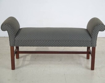 42732E: Cherry Chippendale Style Window Bench Or Seat