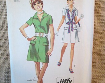 Vintage 1970's Simplicity Pattern 8874 Simple To Sew Misses' Jiffy Dress