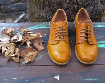 Legare le scarpe di cuoio, scarpe fatte a mano, Scarpe Derby classico in pelle marrone, Scarpe Derby marrone, marrone francesine, ballerine in pelle, scarpe,