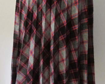 SKIRT Check Plaid Tartan Sunray pleat 1970s VINTAGE Sz 8-10 retro Half circle Winter