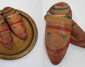vintage TUAREG Hand Painted Leather Upcycled Babouche Slipper Shoes - Womens Size 7 / 37