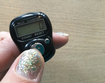 zwarte Digitale toerenteller - digital stitch counter - tally marker - knit and crochet counter - black