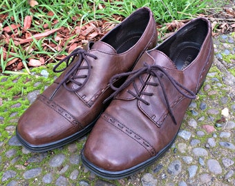 Women's Brown Leather Oxfords / Ladies Brown Boho Leather Oxfords / Vintage Leather Oxford Shoes / Leather Lace Up Dress Shoes - Size 9M