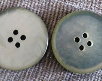 Set of 2 Vintage mother of Pearl 28 mm buttons
