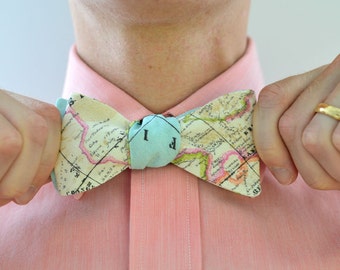 Men's Bow Tie in World Map (light) - free style self tie bowtie groomsmen custom wedding ties travel world maps blue