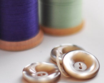 Mother of Pearl Essence Buttons, Set of 3