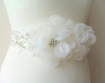 Bridal ivory sash, floral sash, flowers sash wedding floral rhinestone sash, ivory flower romantic wedding accessories lace