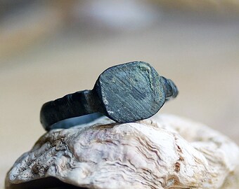 old ring found in a private dig... size 10... JEWELRY Laf X 551