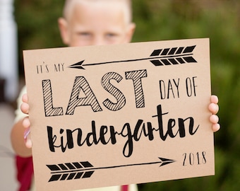 Last Day of School signs for 2018, arrow printable signs for the last day of school, instant download