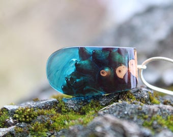 Resin necklace, Wood and resin, Wood resin, Wood resin pendant, Wood resin necklace, Blue resin, Blue Resin Necklace, Resin art, Gift resin