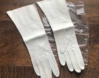 Vintage White Italian Leather Driving Gloves~Mid-Forearm Length~Size 7~Made in Italy~Unused NOS~Buttery Soft~Superior Quality