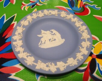 Vintage Wedgwood pale blue jasper dish