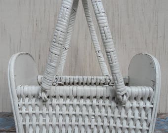 Adorable Vintage White Wicker Basket!
