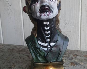 Zombie Day of the Dead pirate bust