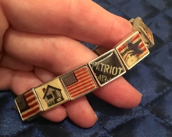Vintage Red, White and Blue Patriotic Stretch Bracelet