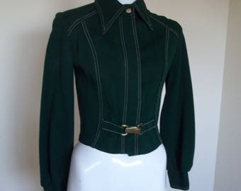 Hip vintage forest green belted acrylic sweater/jacket. Size 11 in good condition.