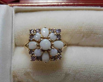 Vintage Opal and Amethysyt Floral Ring 14K .585 Yellow Gold